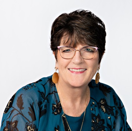 Portrait of Cyndi Thomsen